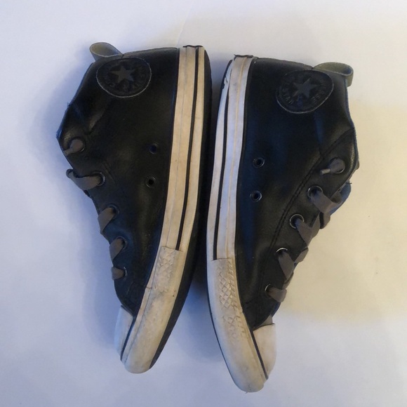Size 4 kids Leather high top converse all stars ⭐️ - Picture 2 of 5